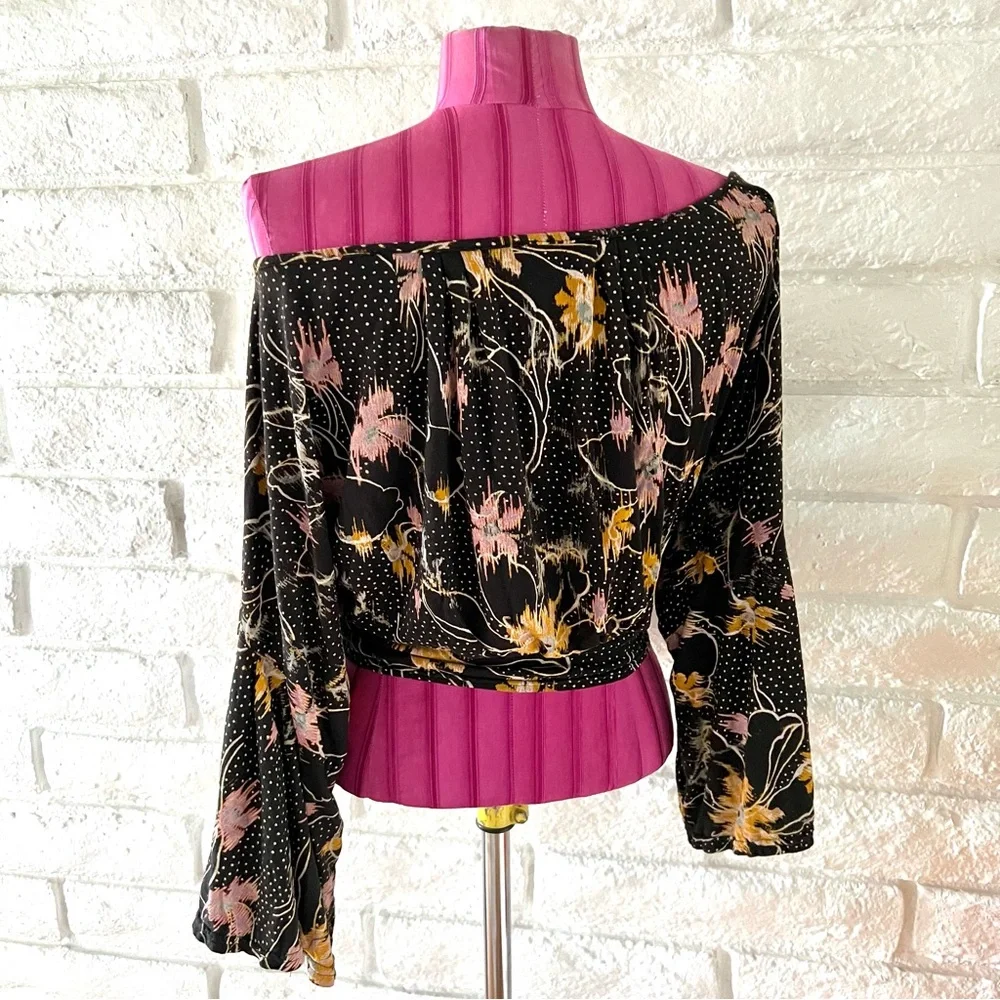 Free People Off the Shoulder Floral Top Medium T58
